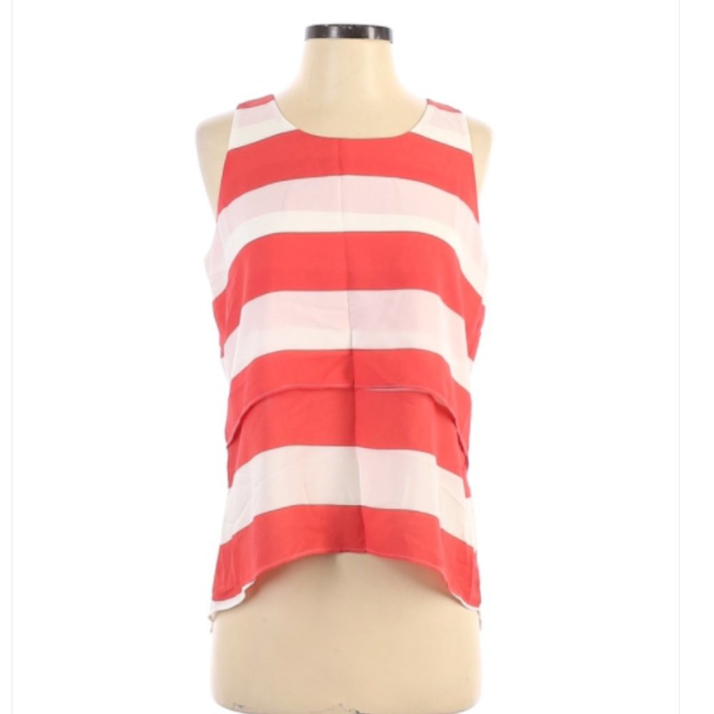 Paper Crown sleeveless Blouse ❤️ Host Pick 🎉